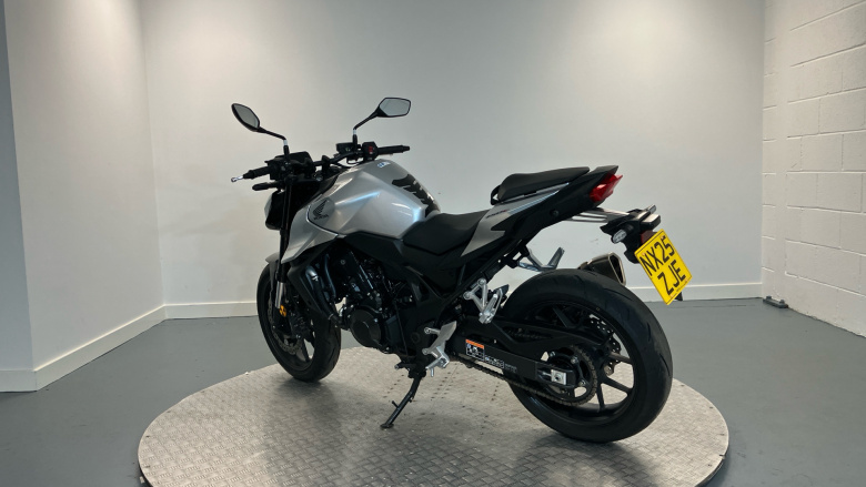 Honda CB750 Hornet (25MY)